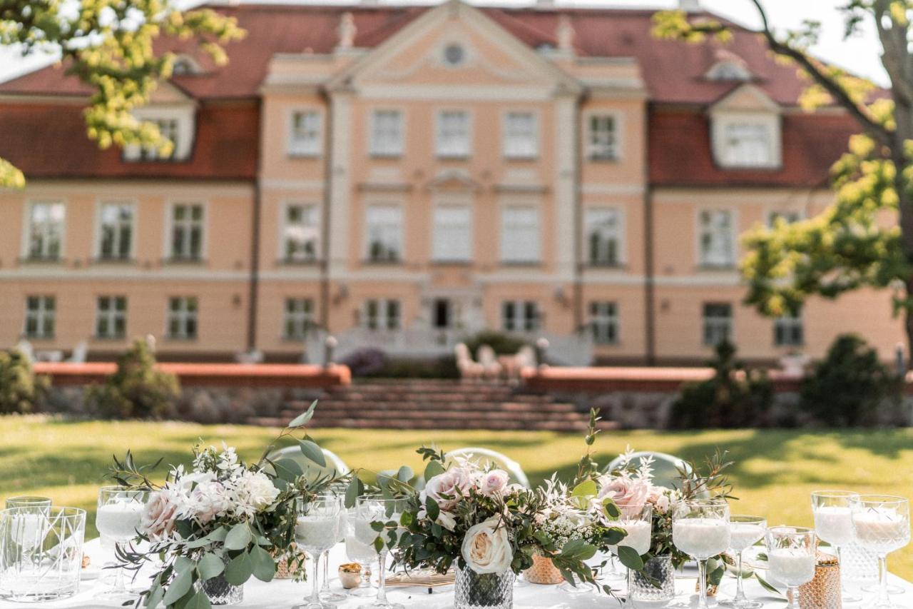 Malpils Manor Hotel Exterior photo