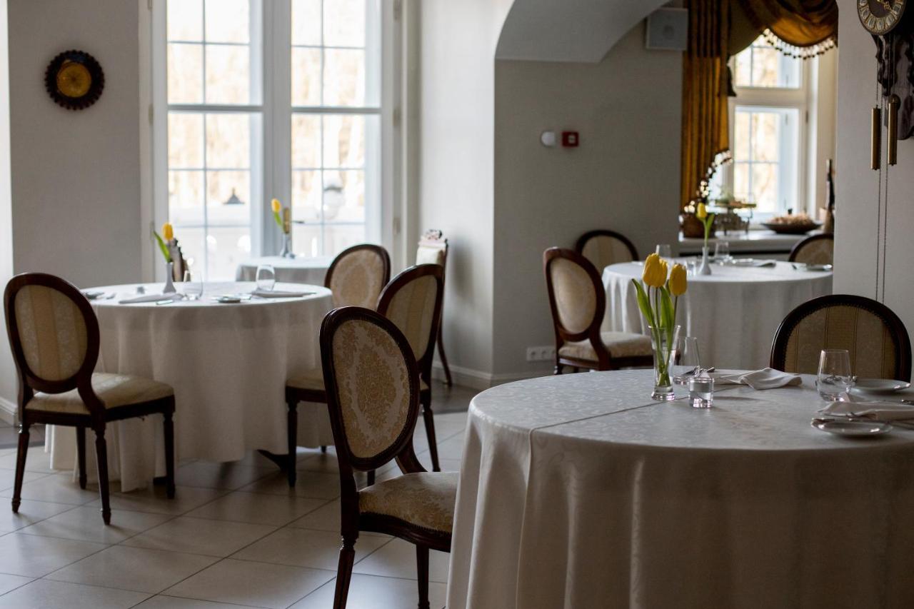 Malpils Manor Hotel Exterior photo